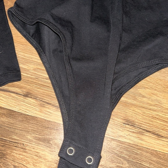 Black v neck bodysuit S - Picture 3 of 3
